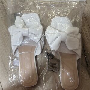 Elegant White Bow Women's Slide Sandals